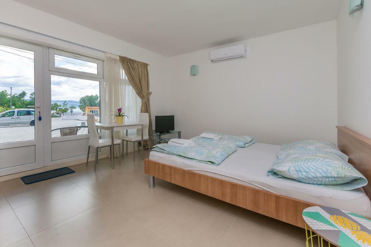 Apartments Villa Aquamarine Duce Exterior photo